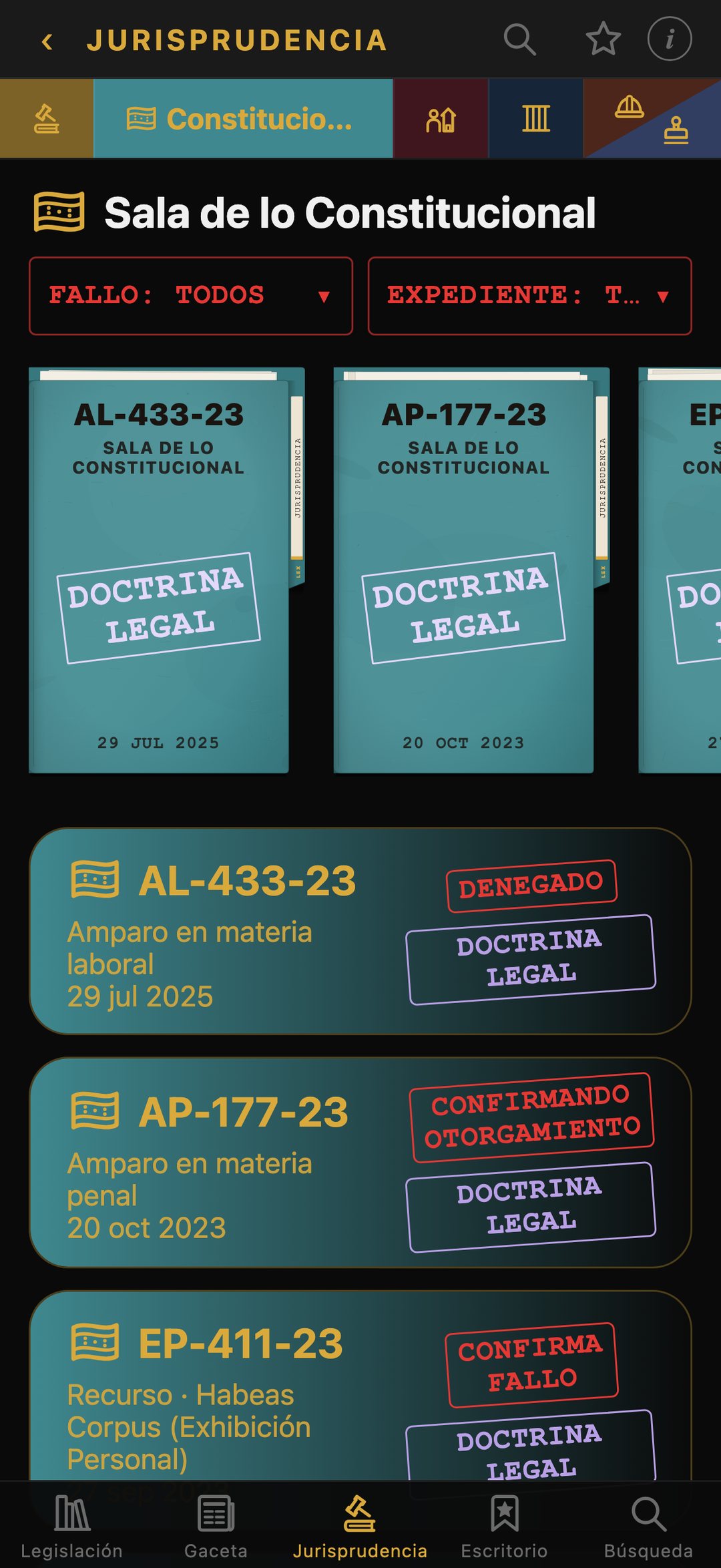 Archivador de la Sala de lo Constitucional por dentro: los filtros, las carpetas de doctrina legal arriba y el sello de cada fallo